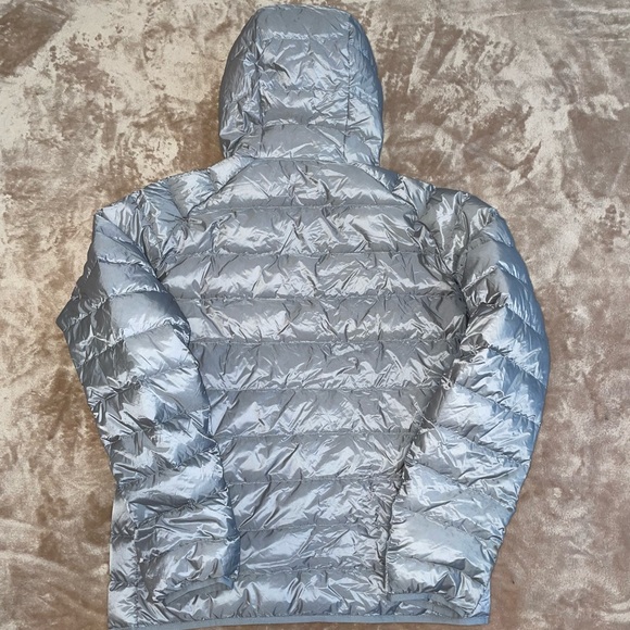 UNIQLO ULTRA LIGHT DOWN PARKA (never 